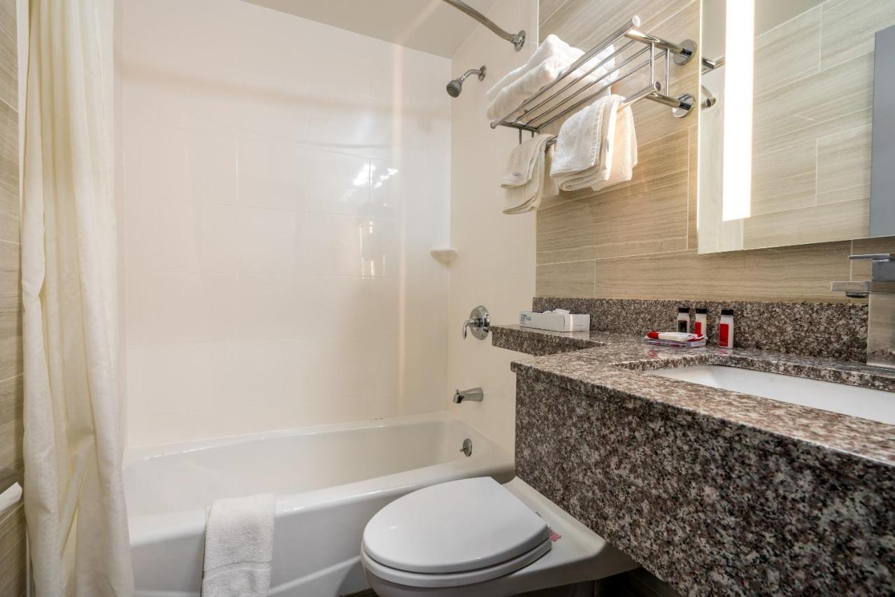 Letap Near Airtrain Jfk Airport Hotel