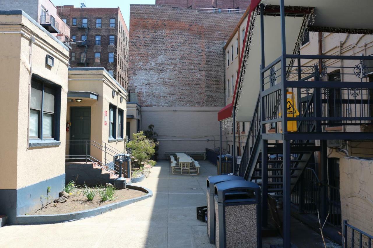 Chelsea International Hostel *