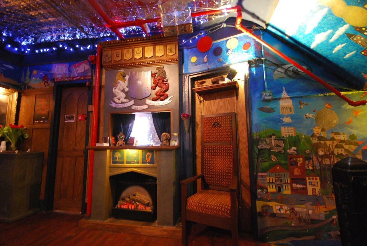 Hotel Carlton Arms New York