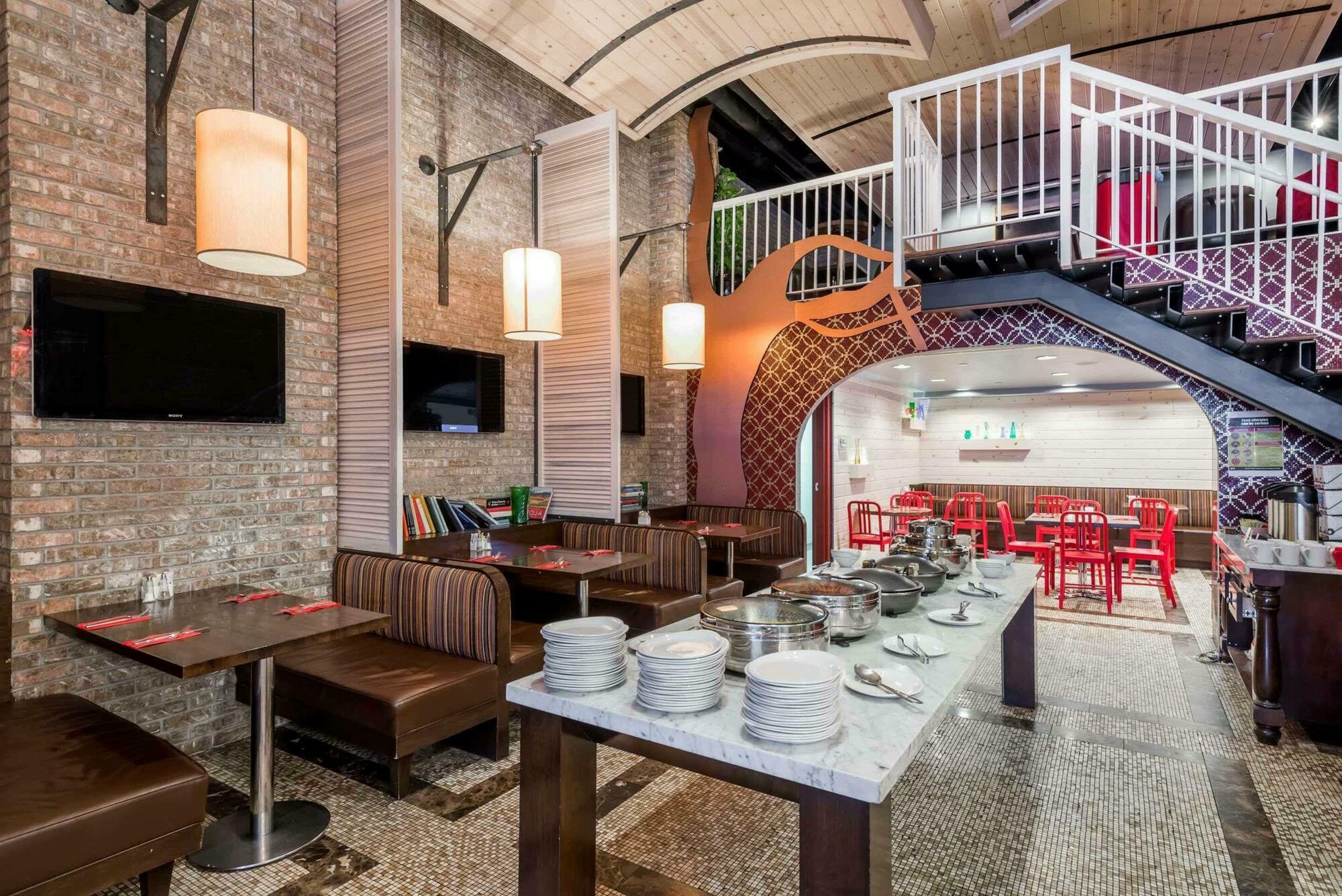 Courtyard Manhattan/times Square 3*