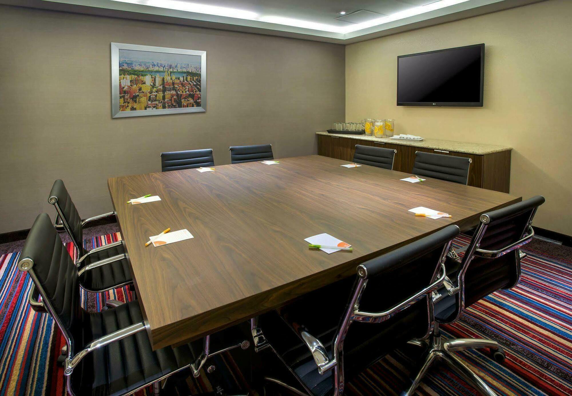 Courtyard By Marriott Manhattan/herald Square Hotel