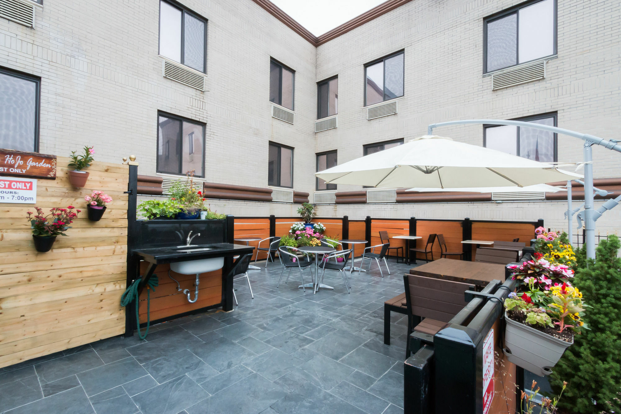 Hotel Quality Jfk Airport Rockaway Blvd 2*