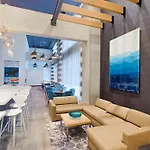 Hyatt Place Long Island Hotel