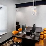 Hyatt Place Long Island 3*