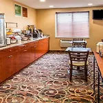 Avion Near Lga Airport, An Ascend Collection New York