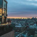 Arlo Williamsburg