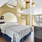 Brooklyn Broadway Hotel 4*