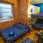 Hello Broadway Apartment *