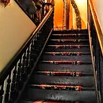 The Gallery House 2*
