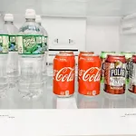 Luxury Apartment With Backyard + Close Transportation