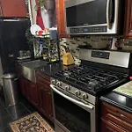 Guest house A Lavish In Queens *