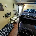 Hello Broadway Apartment *