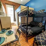 Hello Broadway Apartment