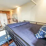 Hello Broadway Apartment