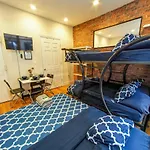 Hello Broadway Apartment