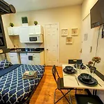 Hello Broadway Apartment