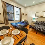 Hello Broadway Apartment