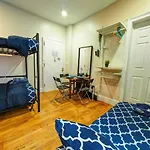 Hello Broadway Apartment