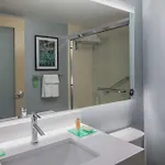 Hyatt Place Long Island Hotel 3*