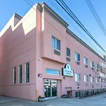 Ozone Inn & Suites