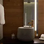 Hotel Made
