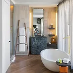Hotel Made