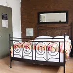 Jazz On The Park Hostel