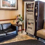 Avion Near Lga Airport, An Ascend Collection New York