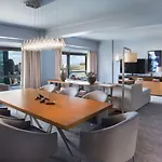 Hilton Midtown 4*