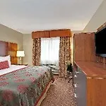 Ramada By Wyndham Staten Island Hotel New York