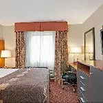 Ramada By Wyndham Staten Island 3* New York