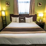Pointe Plaza Hotel (Adults Only)