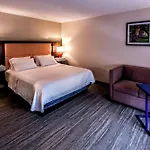 Hampton Inn & Suites Staten Island