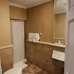Essence Collection Staten Island Hotel 3*