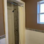 Hotel Essence Collection Staten Island 3*
