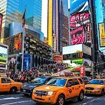 3 Bedrooms 2 Stops To Manhattan Apartment