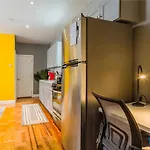 King Size Bed Fast Wifi 278Mbps Bronx Zoo 2 Miles