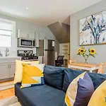 King Size Bed Fast Wifi 278Mbps Bronx Zoo 2 Miles