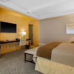Omni Berkshire Place