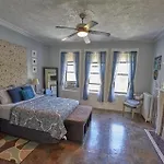 Irving Manor