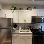 2 Bedrooms Apartament 1 Block From Manhattan Apartment