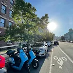 2 Bedrooms Apartament 1 Block From Manhattan * New York