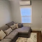 Quiet 3 Bedroom In Private * New York