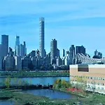 Wyndham Garden Long Island City