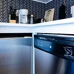 69-3C Stylish Lower East East 1Br Apt Brand New