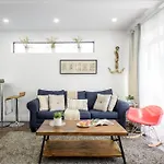 809-5a Gorgeous New 1br Heart Of Midtown