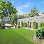 Holiday home 149bk-101 New Construction 2br Private Garden W-d *
