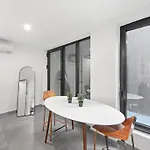 149bk-101 New Construction 2br Private Garden W-d Holiday home