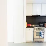 E10-2 Designer East Village Townhouse 1Br W D