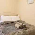 New 2 Bedroom Apt Next To Central Park West